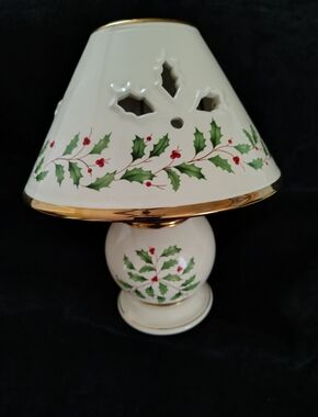 Lenox Holly Berries Candle Lamp